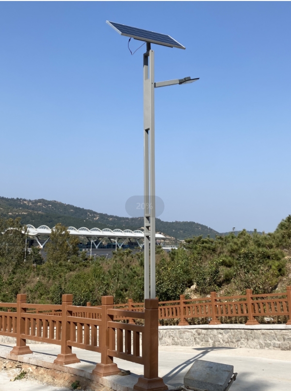 太阳能 LED 路灯落地青岛市崂山区郊野公园